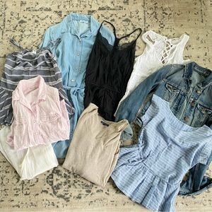 Bundle of Women’s Clothing - Clothing Lot Fits Size Small